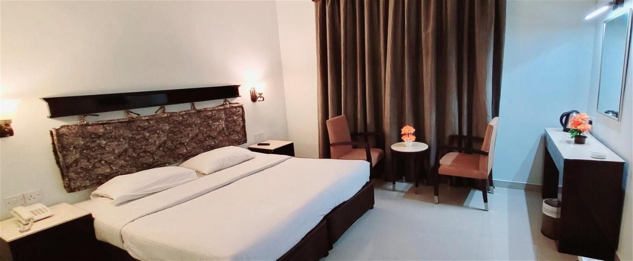 Signature Inn Hotel Deira Dubai Esterno foto